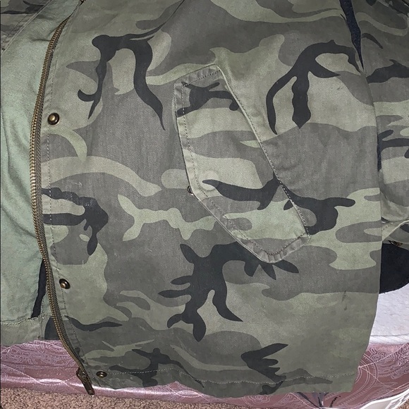 Forever 21 camouflage jacket - Picture 2 of 3